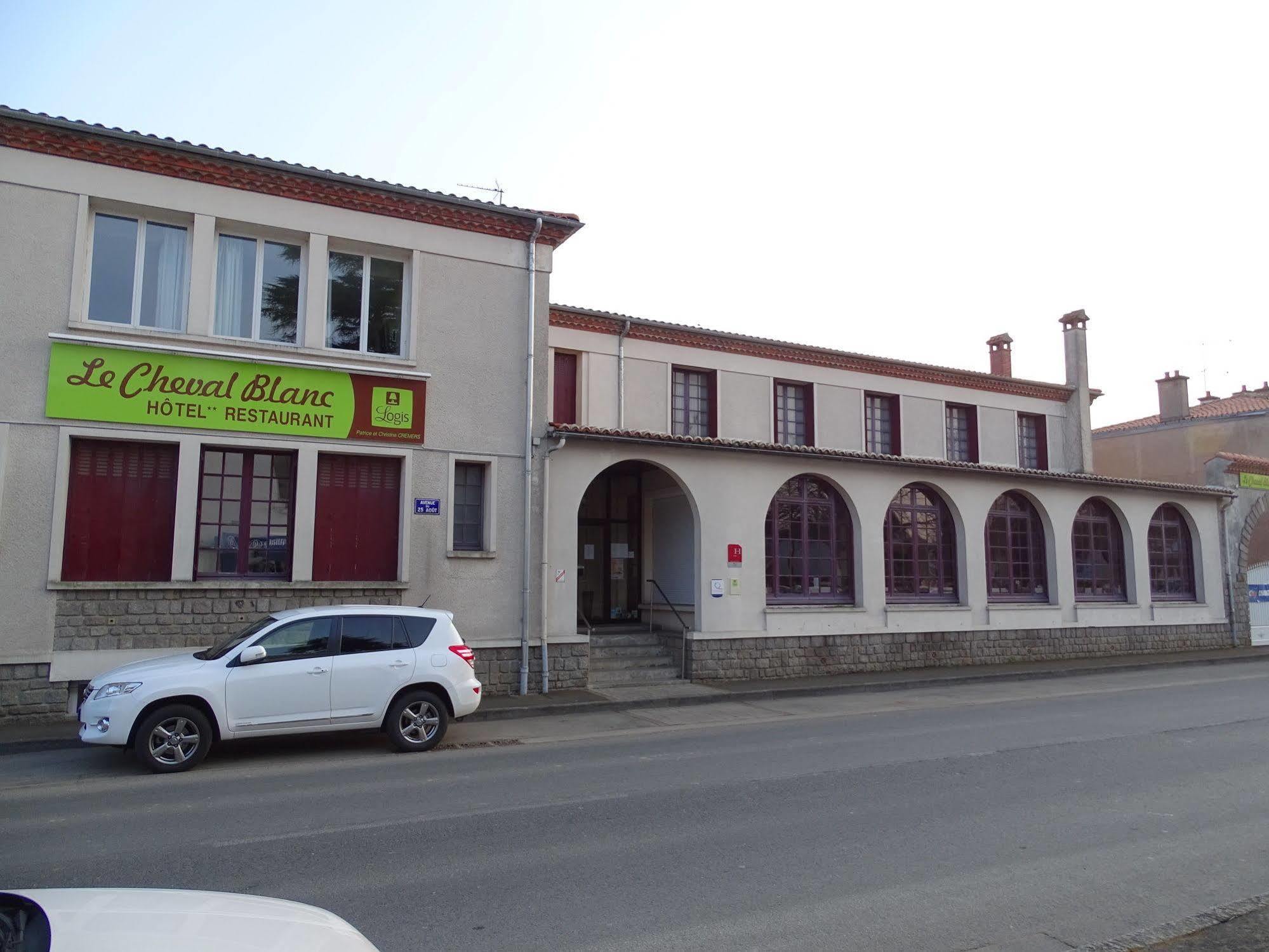 Hotel du Cheval Blanc Cerizay Buitenkant foto