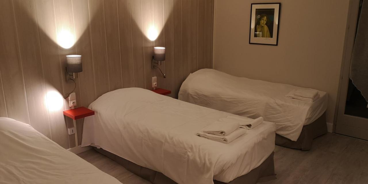 Hotel du Cheval Blanc Cerizay Kamer foto